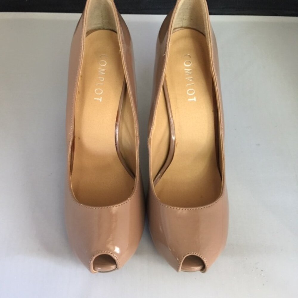 Complot Peep Toe Patent Pumps Women's Size 8 NEW